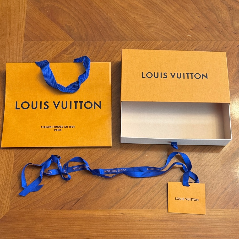 Louis Vuitton Orange and Blue Packaging Set 9.5”x5.5”
